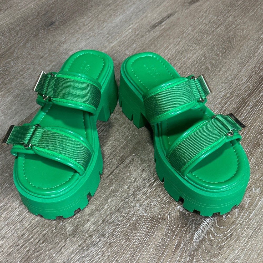 ASOS DESIGN Chunky Green Platform Sandals – Double Buckle Straps
